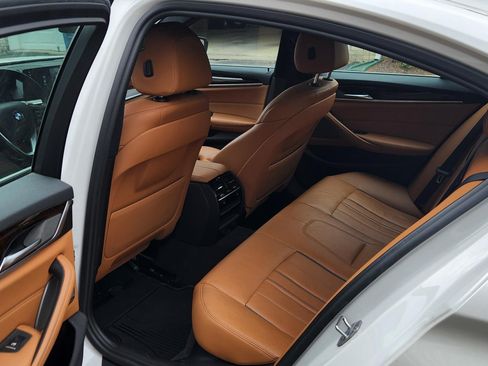 Used 2017 BMW 530i xDrive 530i xDrive Sedan 4D image 9