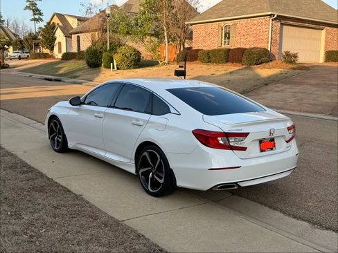 Used 2019 Honda Accord Sport image 6