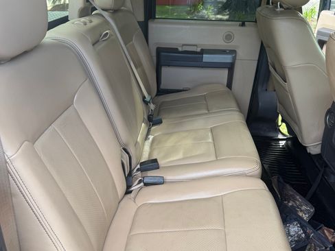 Used 2014 Ford F250 Lariat w/ Lariat Ultimate Package AWD/4WD image 9