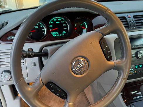 Used 2011 Buick Lucerne CXL image 17