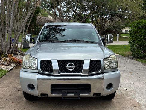 Used 2005 Nissan Titan SE image 10