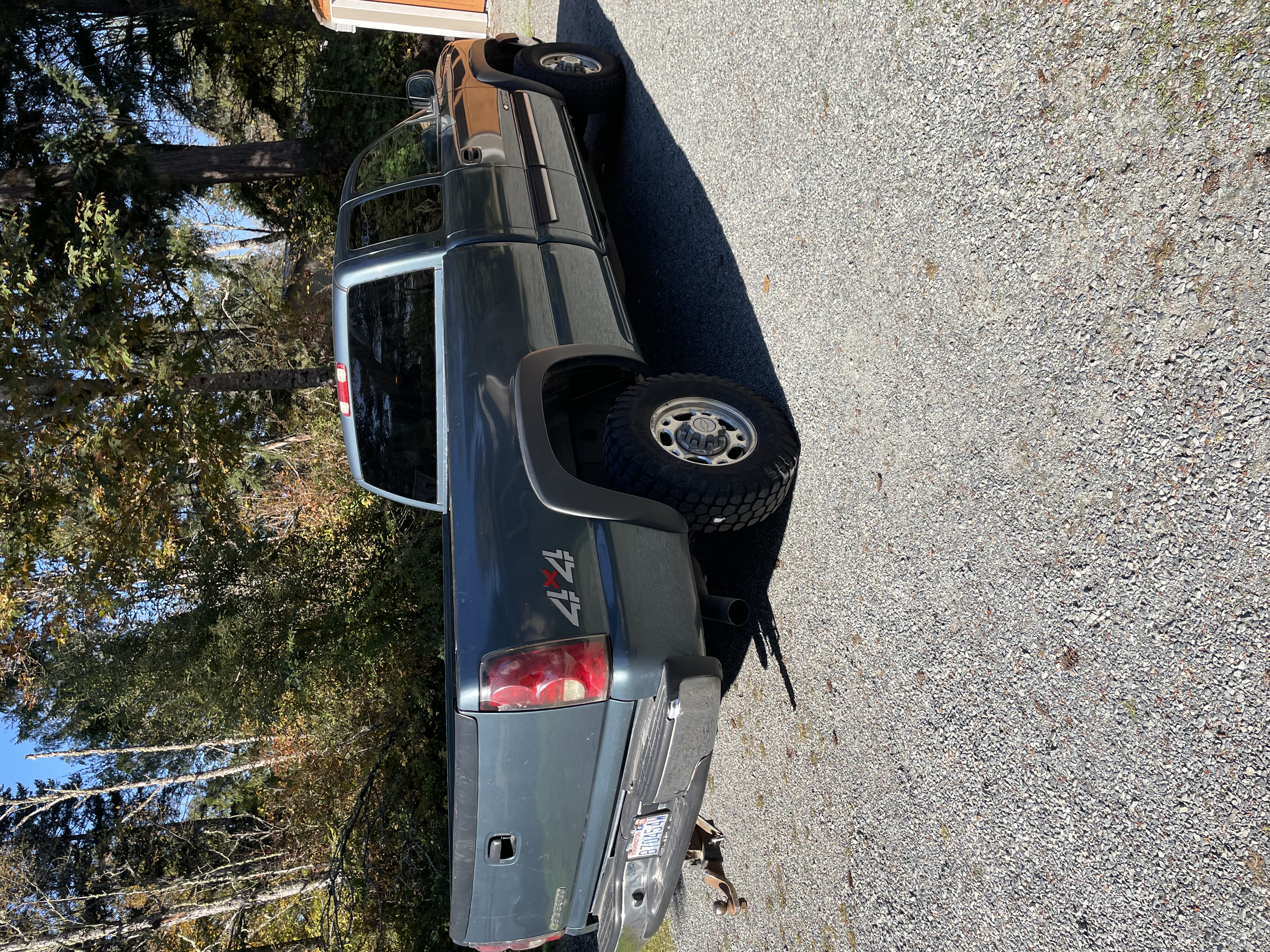Used 2006 Chevrolet Silverado 2500 LT w/ Onstar Plus Package AWD/4WD image 4