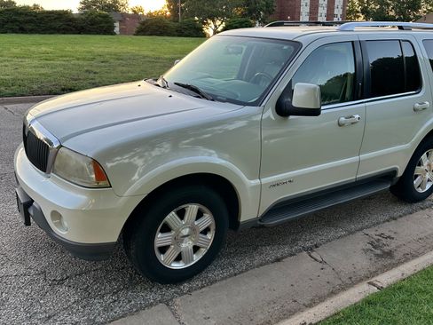 Used 2003 Lincoln Aviator AWD image 1