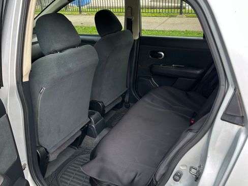 Used 2011 Nissan Versa 1.8 S w/ PWR Plus Pkg FWD image 9