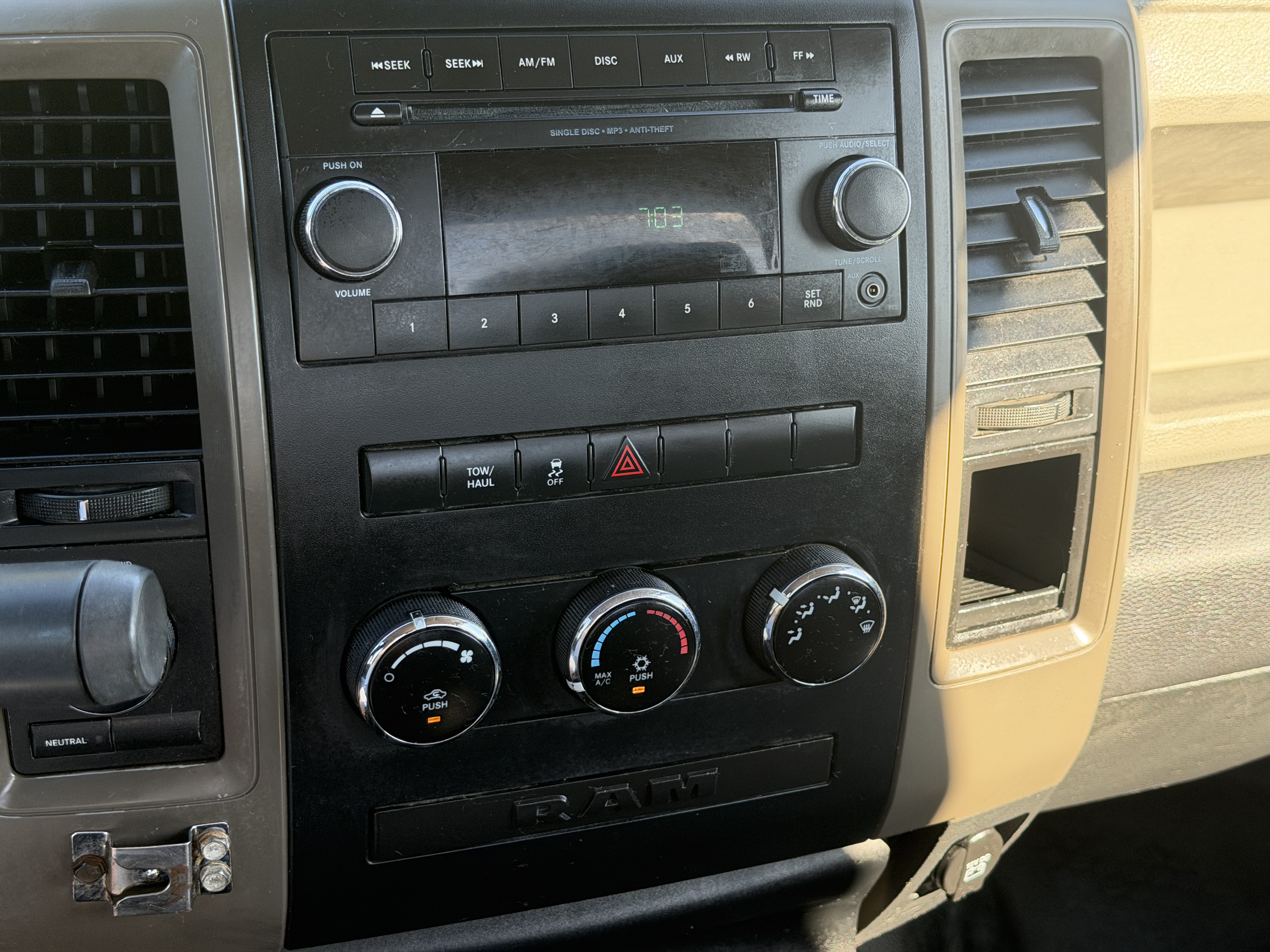 Used 2012 RAM 1500 ST AWD/4WD image 19