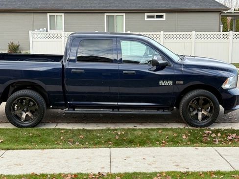 Used 2017 RAM 1500 Express image 2