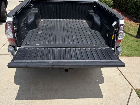Used 2015 Toyota Tacoma PreRunner w/ TRD Off-Road Package RWD image 22
