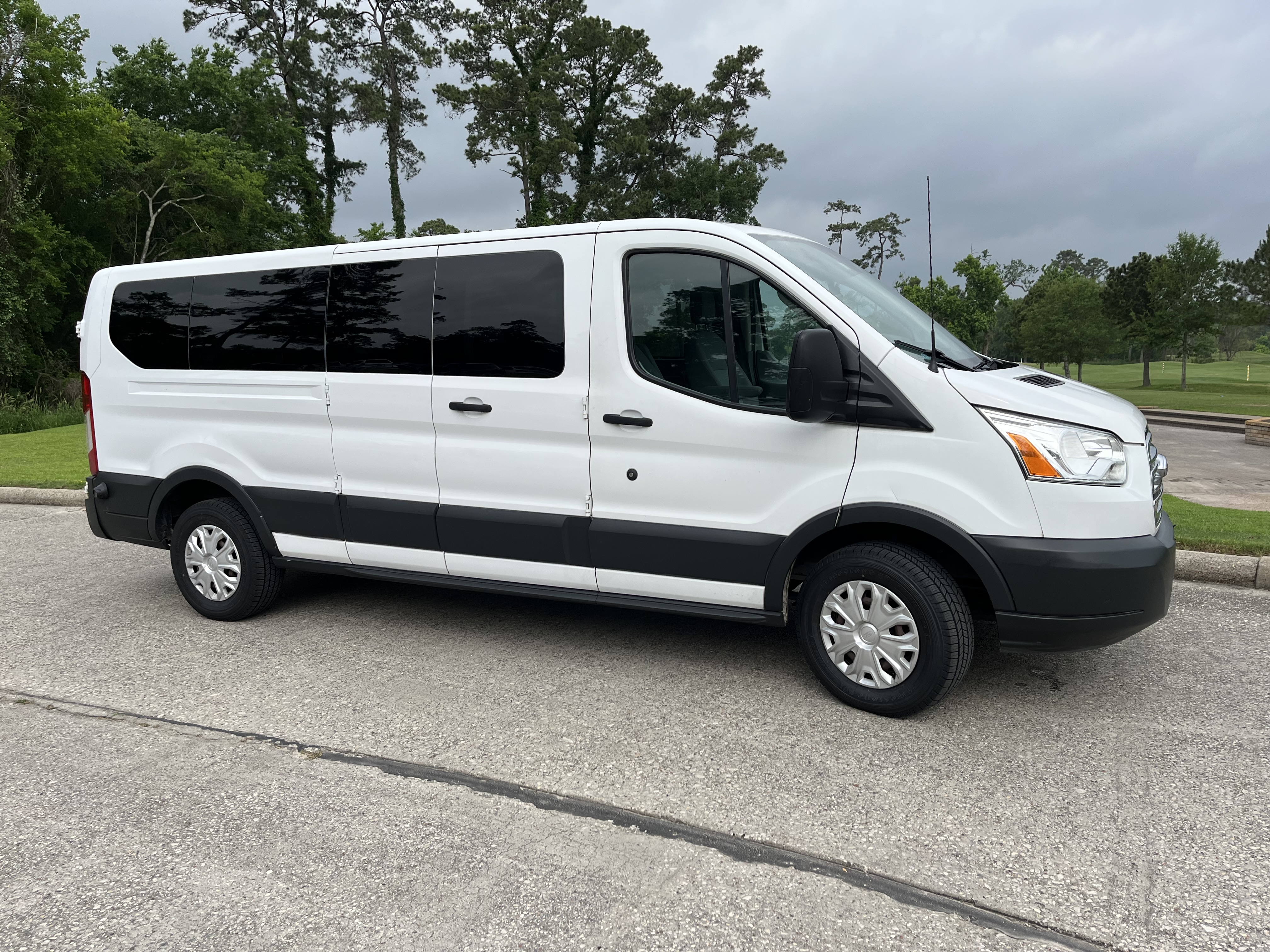 Used 2016 Ford Transit 350 XLT RWD image 2