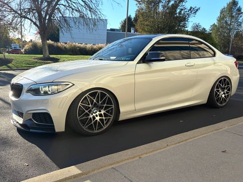 Used 2015 BMW M235i xDrive Coupe image 1