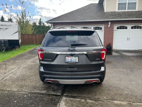 Used 2016 Ford Explorer Limited image 6