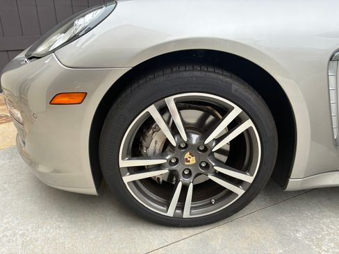 Used 2010 Porsche Panamera 4S image 8