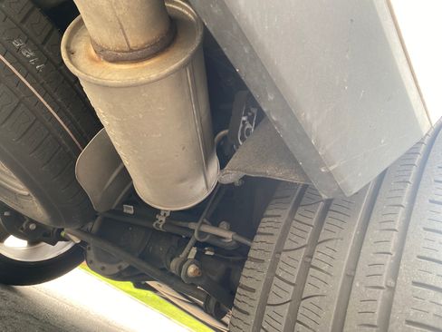 Used 2018 Cadillac Escalade ESV Premium Luxury image 13