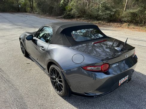 Used 2017 MAZDA MX-5 Miata Club w/ Brembo/BBS Package image 26