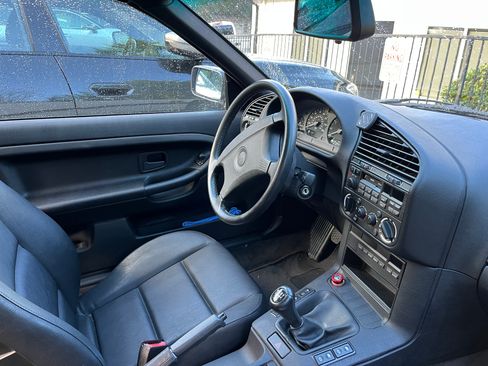 Used 1994 BMW 318i Convertible RWD image 10