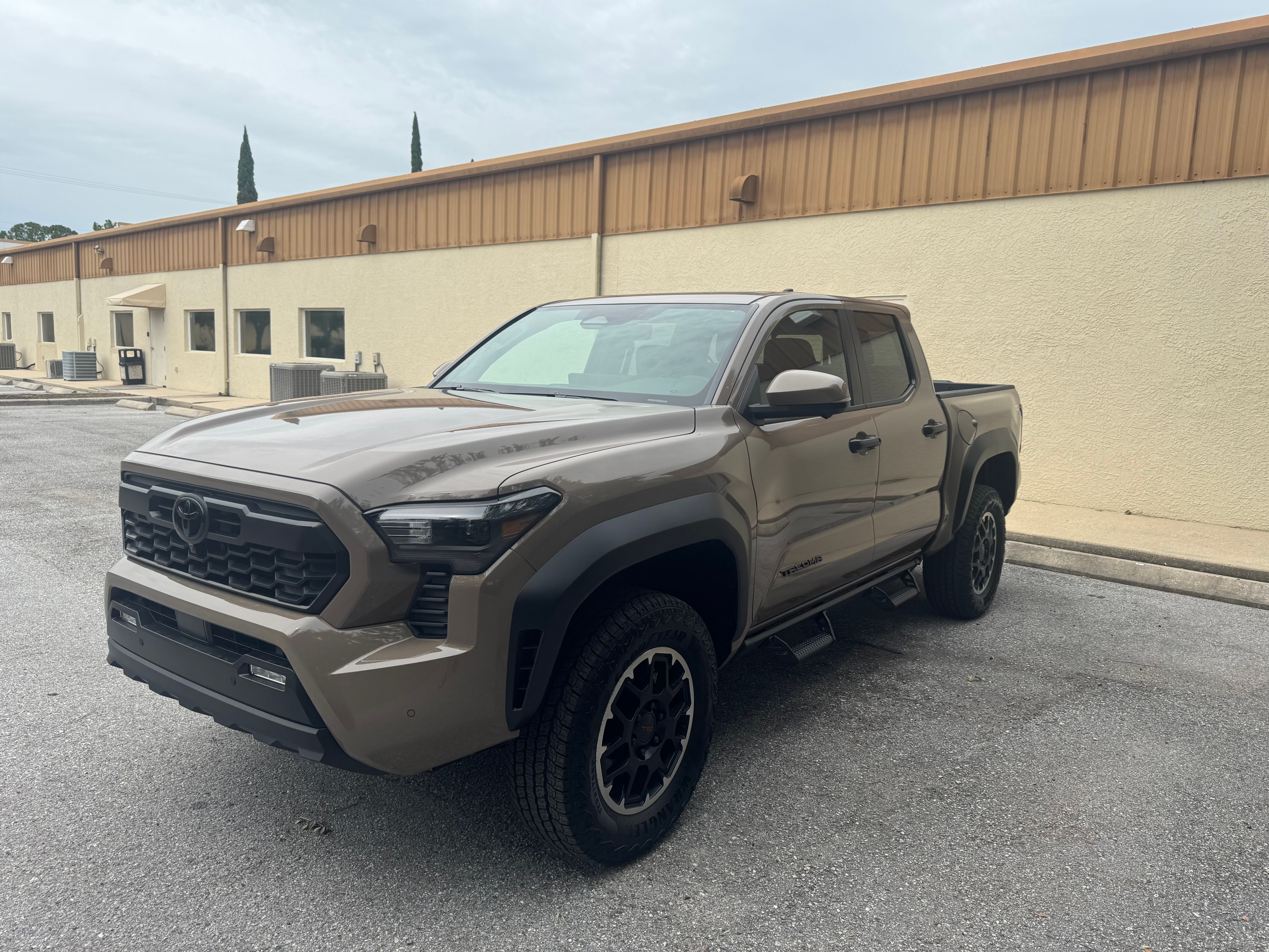 Used 2026 Toyota Tacoma TRD Off-Road w/ TRD Off Road Premium Package AWD/4WD image 1