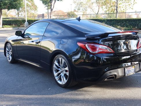 Used 2013 Hyundai Genesis 3.8 image 17