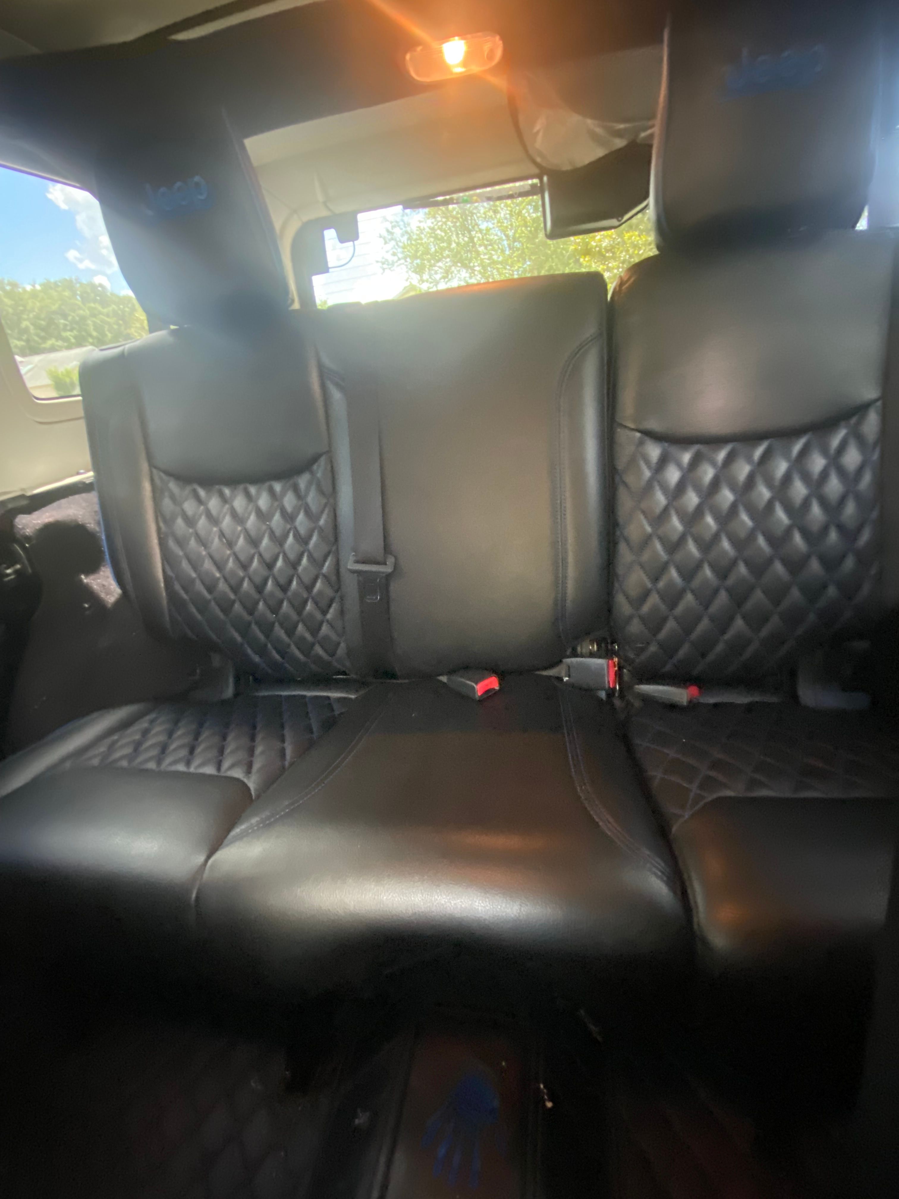 Used 2018 Jeep Wrangler Unlimited Sahara AWD/4WD image 10