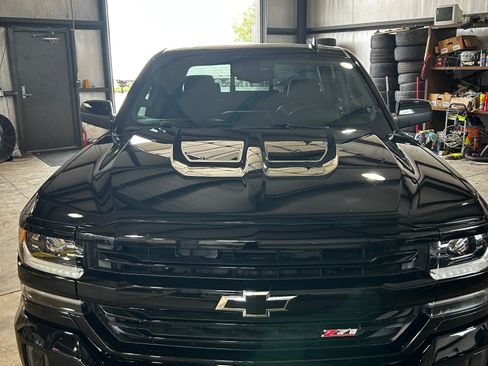 Used 2017 Chevrolet Silverado 1500 LTZ Z71 w/ LTZ Plus Package image 4