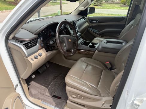 Used 2018 Chevrolet Suburban LT AWD/4WD image 10