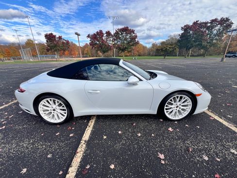 Used 2017 Porsche 911 Carrera image 2
