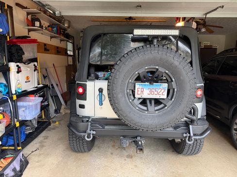 Used 2012 Jeep Wrangler Unlimited Rubicon w/ Dual Top Group AWD/4WD image 19