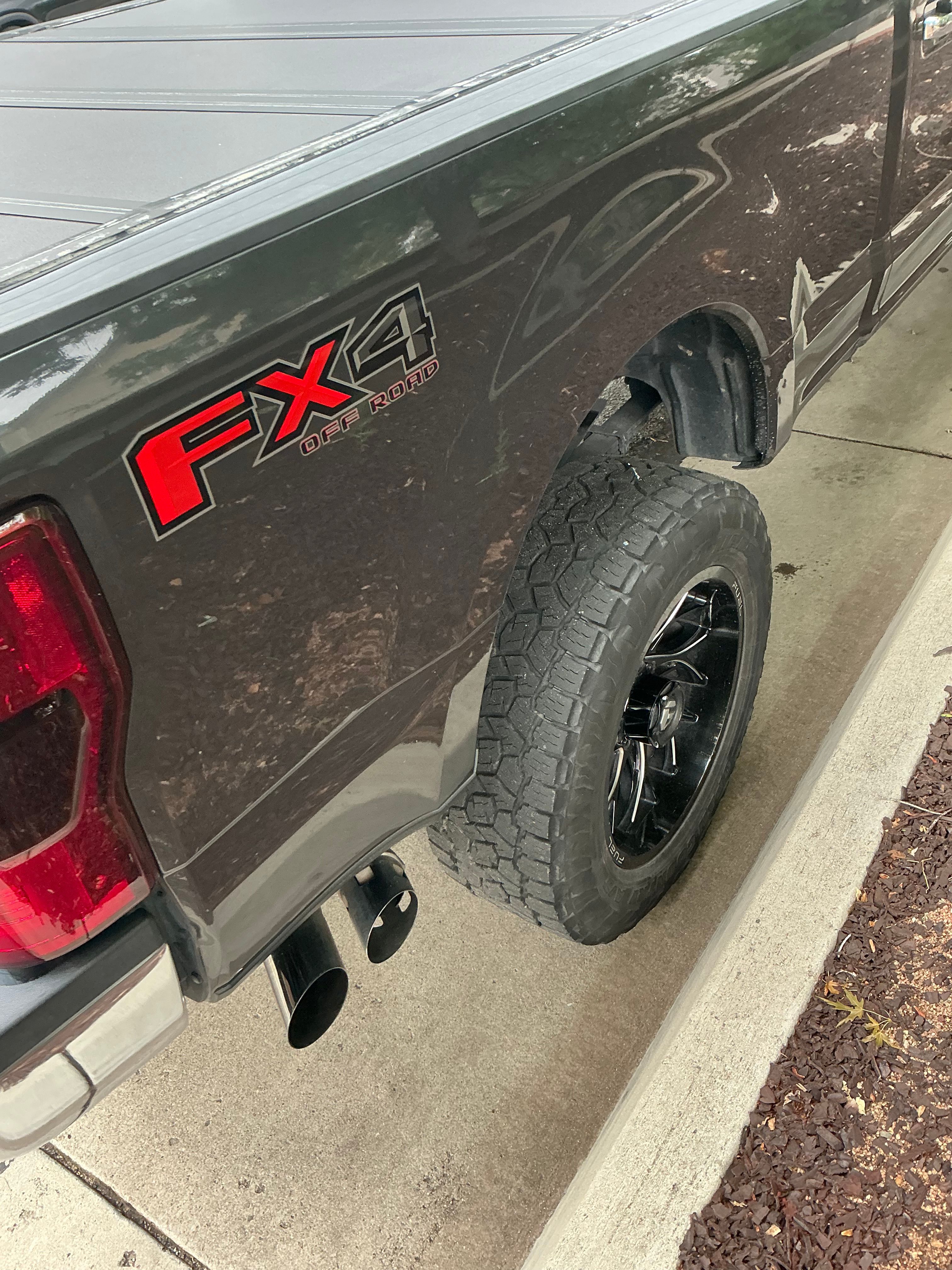 Used 2019 Ford F350 Lariat w/ Lariat Ultimate Package AWD/4WD image 9