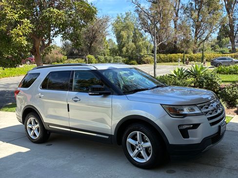 Used 2018 Ford Explorer XLT w/ Equipment Group 201A image 1