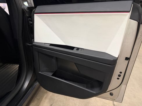 Used 2024 Tesla Cybertruck Cyberbeast AWD/4WD image 20