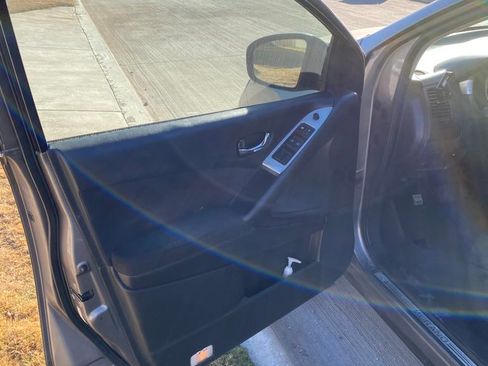 Used 2009 Nissan Murano S image 10