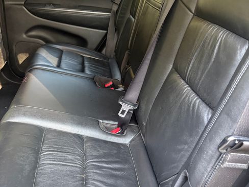 Used 2012 Jeep Grand Cherokee Laredo AWD/4WD image 16