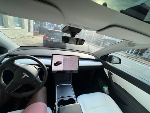 Used 2022 Tesla Model Y Long Range AWD/4WD image 11