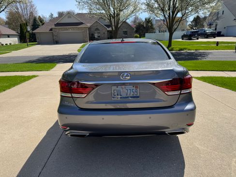 Used 2013 Lexus LS 460 AWD w/ Comfort Pkg image 8