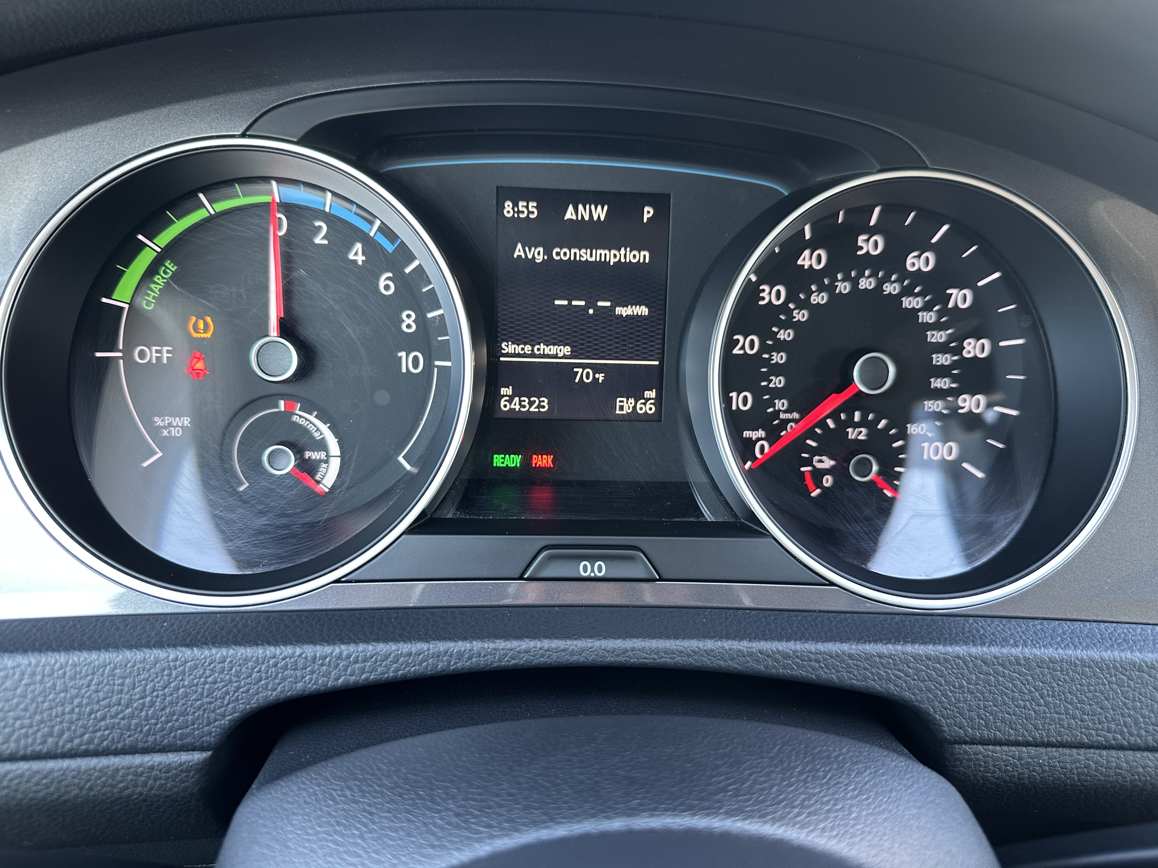 Used 2015 Volkswagen e-Golf Limited Edition FWD image 2
