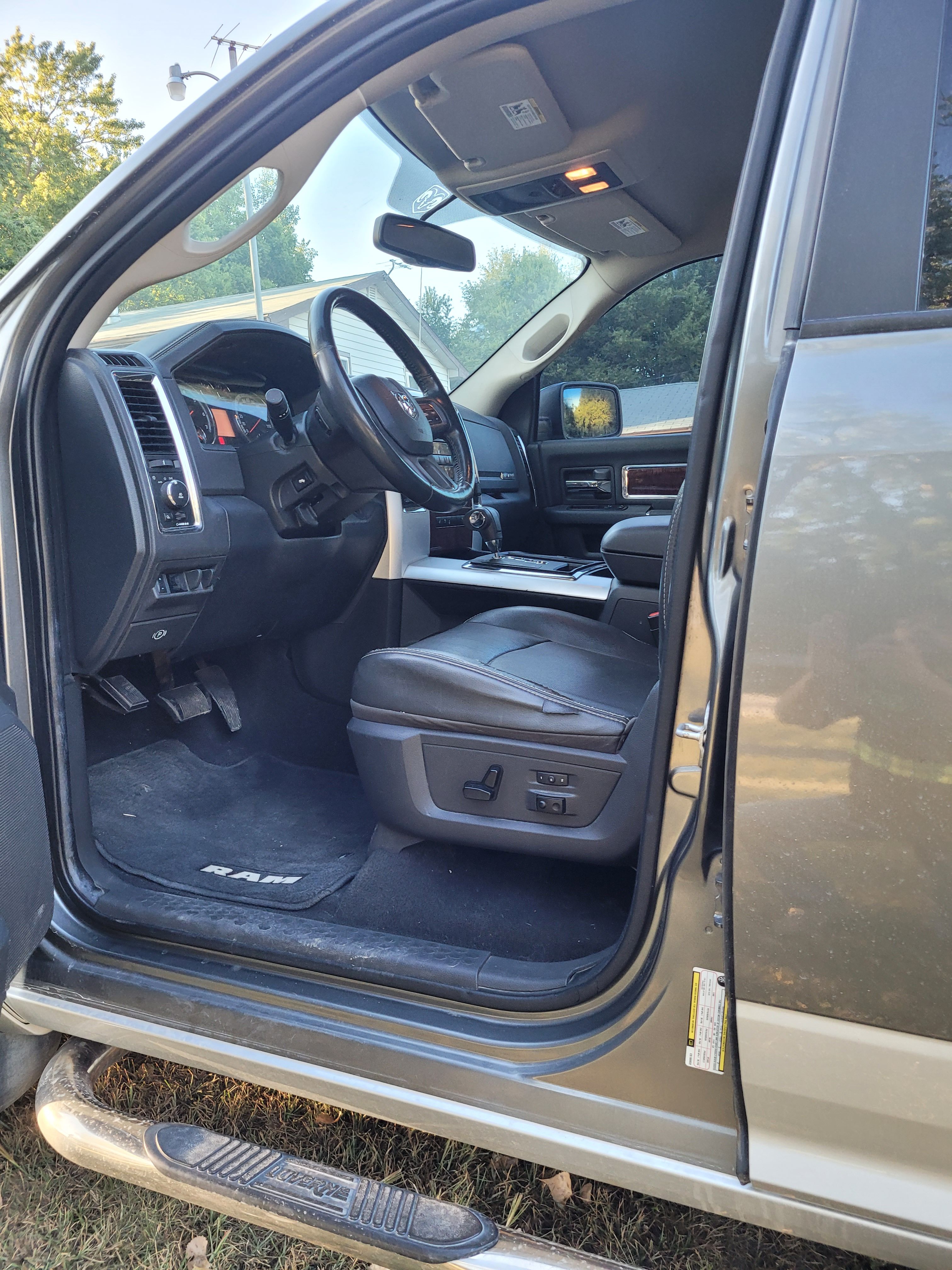 Used 2012 RAM 1500 Laramie w/ Protection Group AWD/4WD image 29