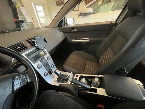 Used 2010 Volvo S40 2.4i FWD image 9