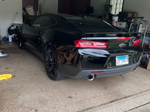 Used 2018 Chevrolet Camaro SS RWD image 4