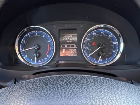 Used 2017 Toyota Corolla LE w/ Carpet Mat Package (TMS) FWD image 4