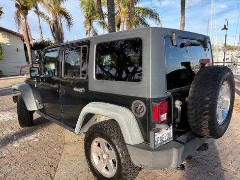 Used 2011 Jeep Wrangler Unlimited Rubicon w/ Trailer Tow Group image 27