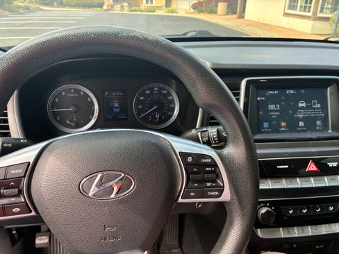 Used 2019 Hyundai Sonata SE FWD image 9