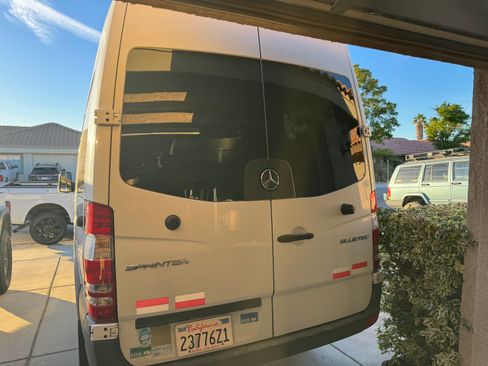 Used 2016 Mercedes-Benz Sprinter 2500 image 1