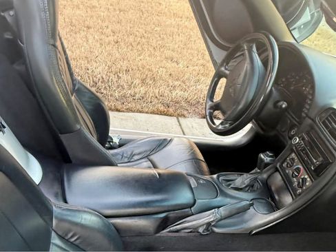 Used 1999 Chevrolet Corvette Convertible RWD image 9
