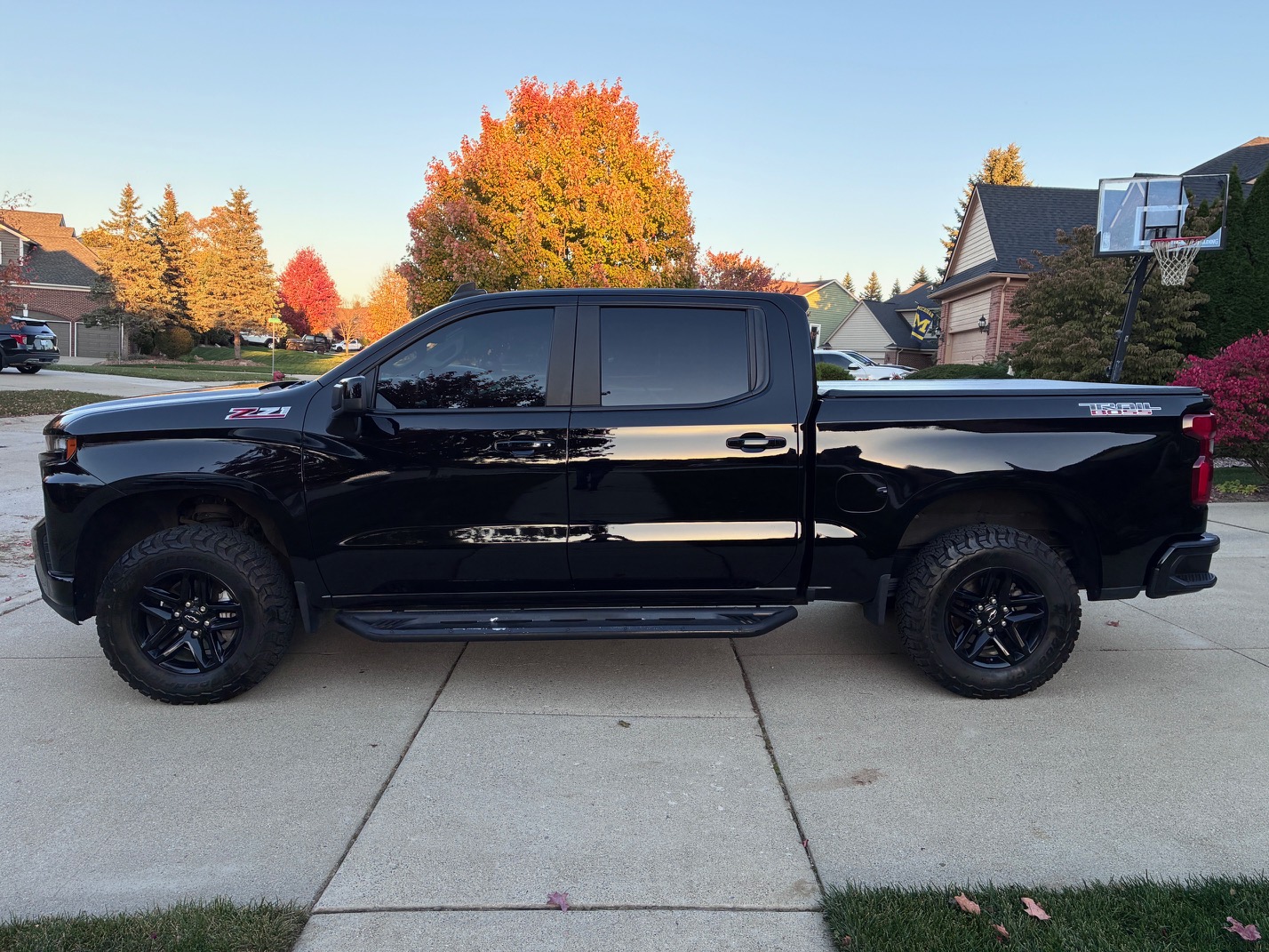 Used 2020 Chevrolet Silverado 1500 LT Trail Boss AWD/4WD image 2