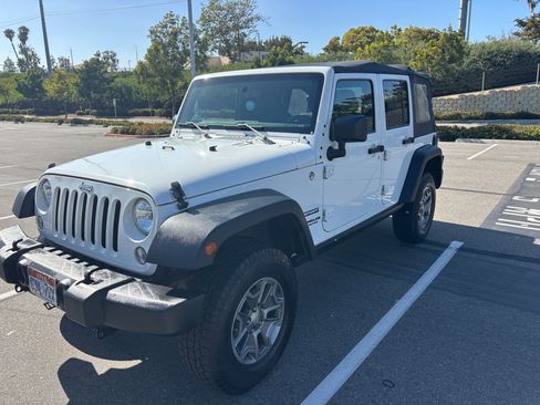 Used 2015 Jeep Wrangler Unlimited Sport AWD/4WD image 6