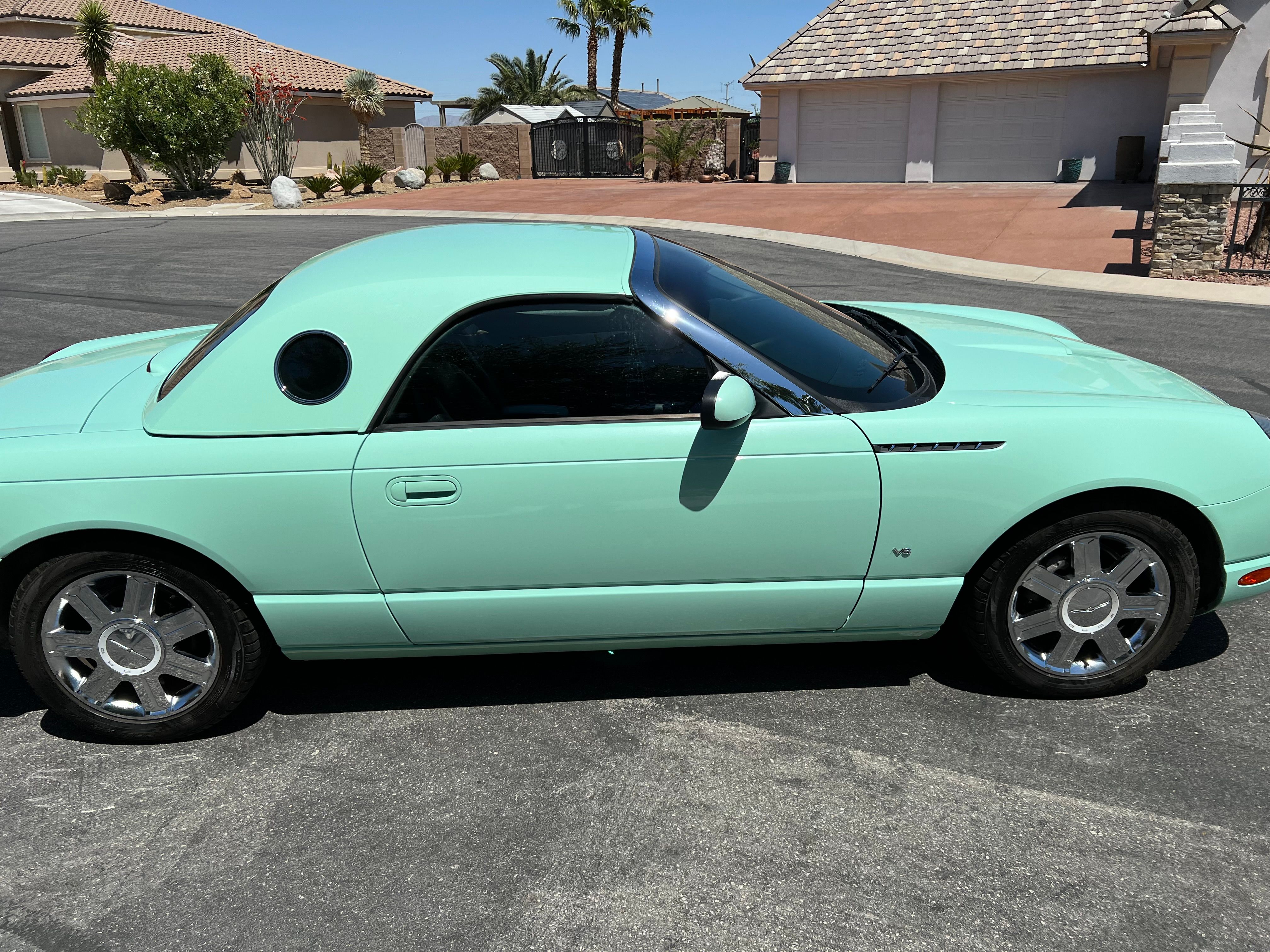 Used 2004 Ford Thunderbird RWD image 12