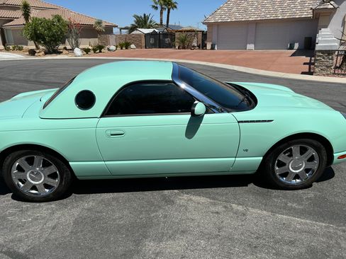 Used 2004 Ford Thunderbird image 12