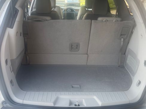 Used 2012 Buick Enclave Premium FWD image 8