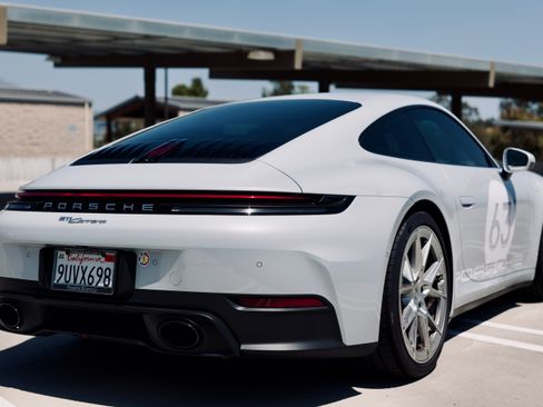 Used 2025 Porsche 911 Carrera RWD image 9