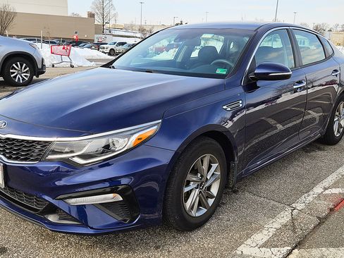 Used 2019 Kia Optima LX image 2