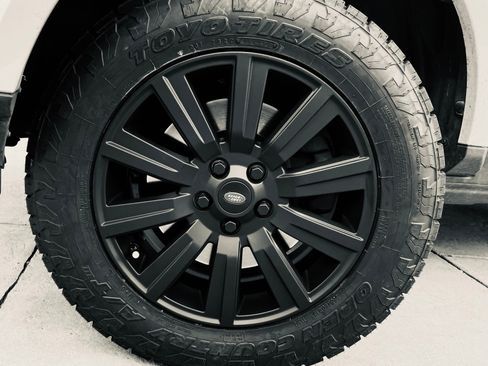 Used 2013 Land Rover LR4 HSE image 6