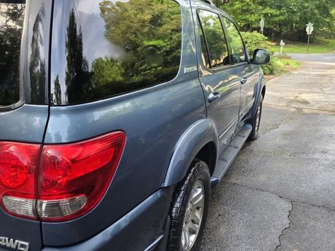 Used 2006 Toyota Sequoia Limited AWD/4WD image 2